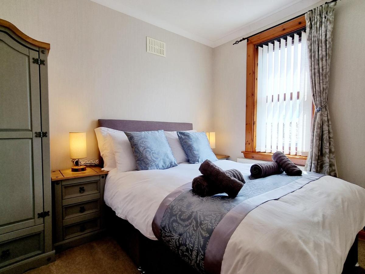 Inverness City 3 Bedroom House Free Parking エクステリア 写真
