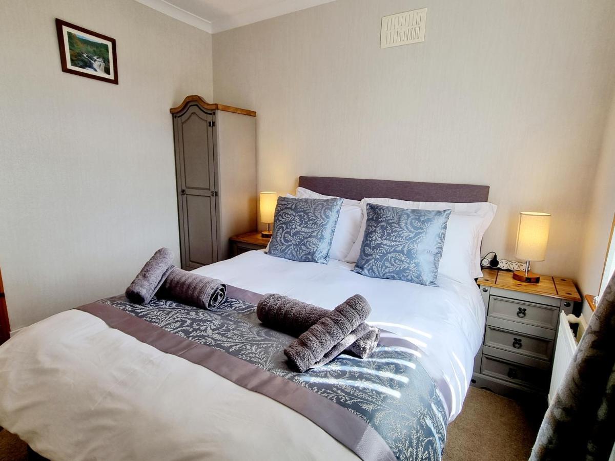 Inverness City 3 Bedroom House Free Parking エクステリア 写真